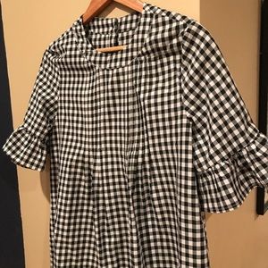 Checkered blouse! Fits body really nice.Size small
